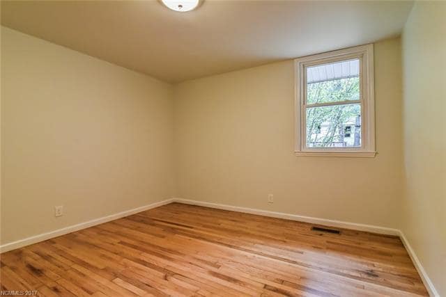 Building Photo - Cozy 3 Bedroom 1.5 Bathroom Home Nestled In Black Mountain