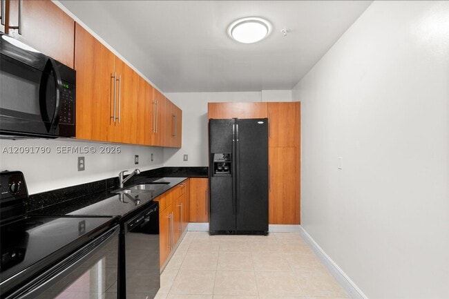 Building Photo - 3001 S Ocean Dr