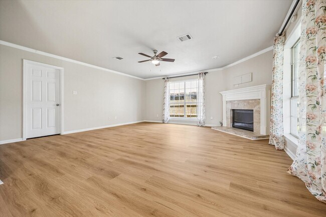 Building Photo - 9806 Gold Cup Way