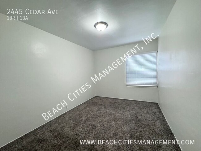 Building Photo - 2445 Cedar Ave