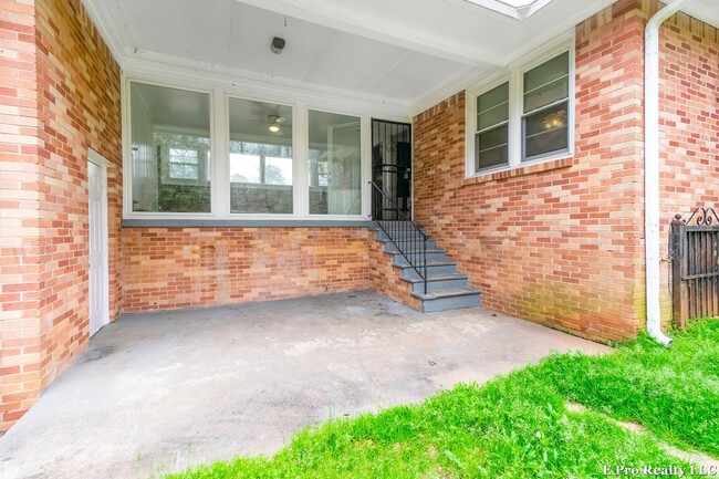 Building Photo - Welcome Home!