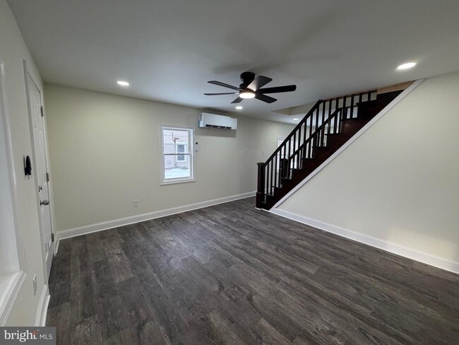 Building Photo - 197 Main St