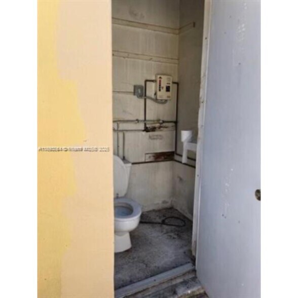 Building Photo - 2341 SW 34th Ave