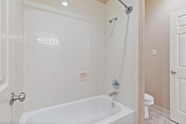 Building Photo - 1107 Ridgecrossing Ln