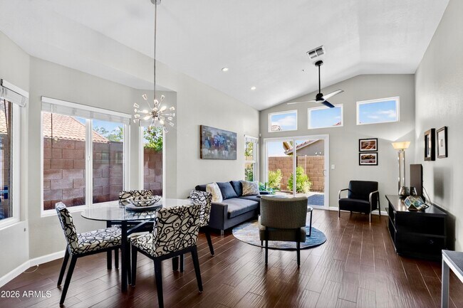Building Photo - 8828 E Riviera Dr