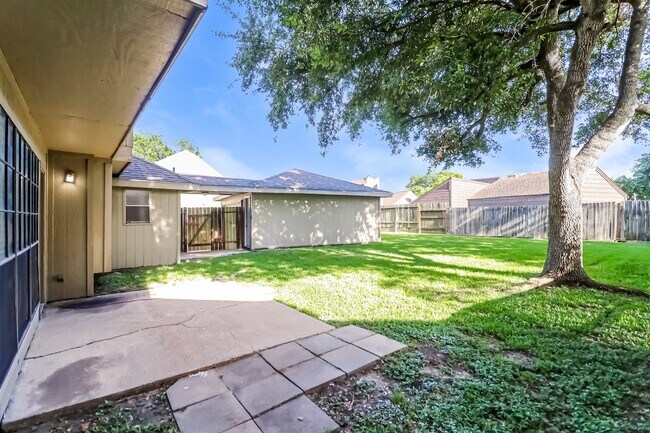 Primary Photo - 15127 Camino Del Sol Dr