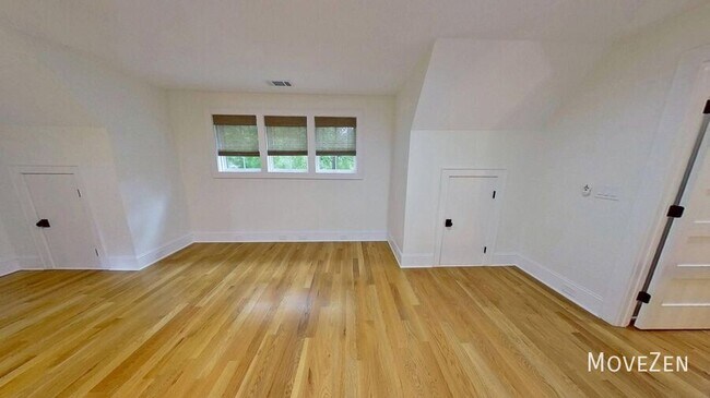Building Photo - 1265 Pinecrest Ave
