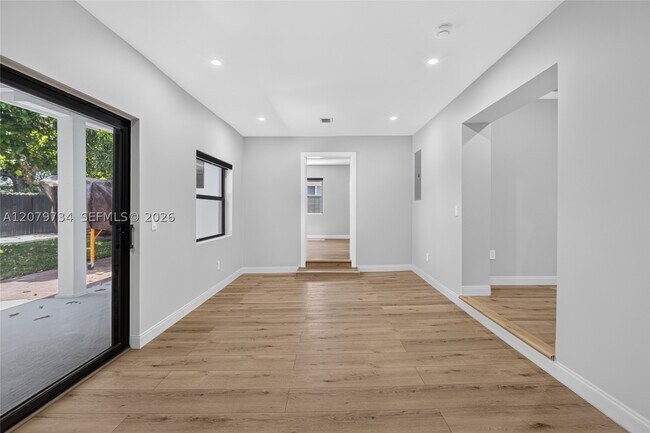 Building Photo - 1011 NW 30th Pl