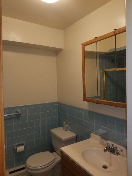 Building Photo - 41-85 Denman St