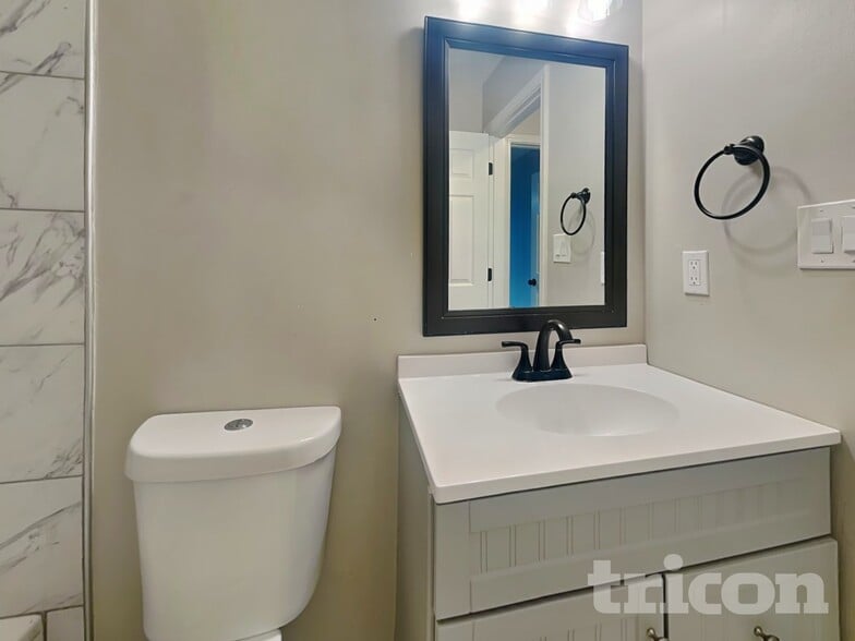 Building Photo - 222 Sawgrass Way