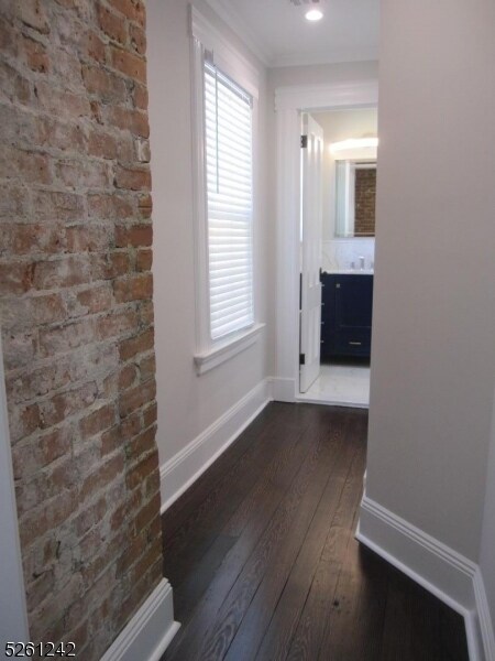 Building Photo - 29 Midland Ave