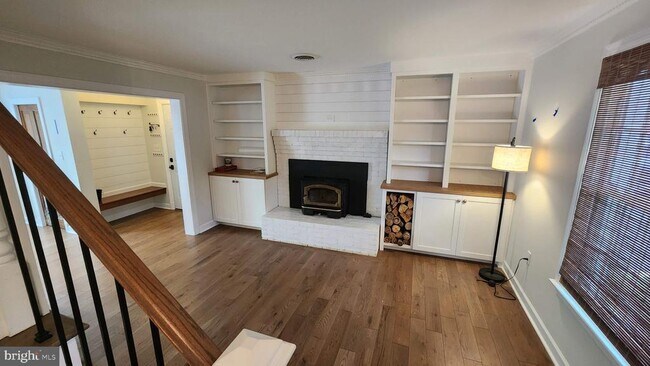Building Photo - 3702 Blueberry Dr