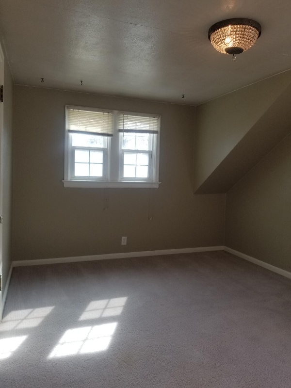 Building Photo - 715 Alderson Ave