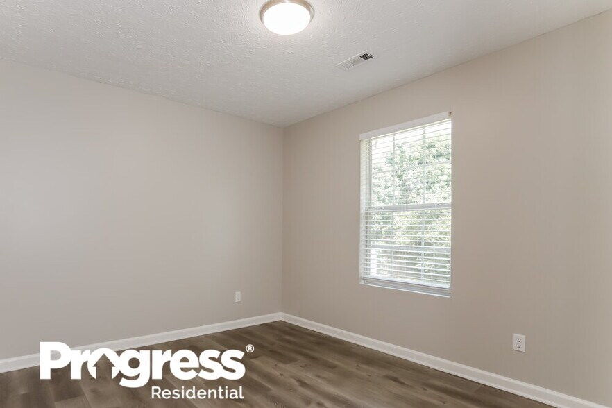 Building Photo - 139 Woodwind Way
