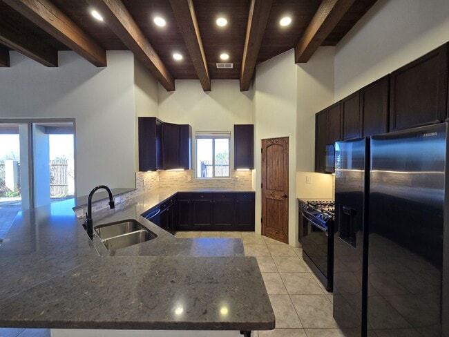 Building Photo - 12 Pinon Doblado