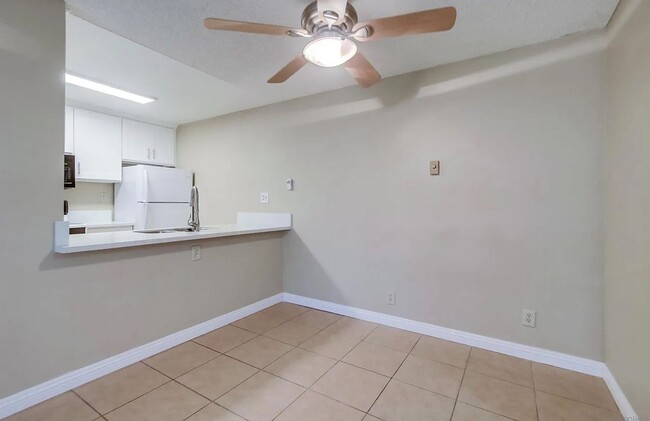 Building Photo - $2,950 - 2 Bed / 2 Bath Ground Floor Condo...