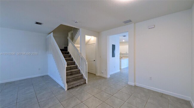 Building Photo - 2628 SE 28th Dr