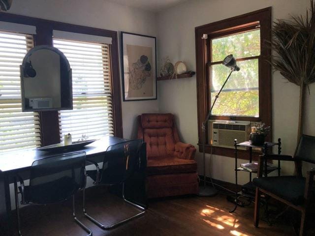 Building Photo - 906 W 22nd St