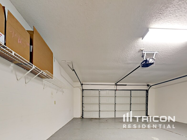 Building Photo - 2612 Bridle Dr