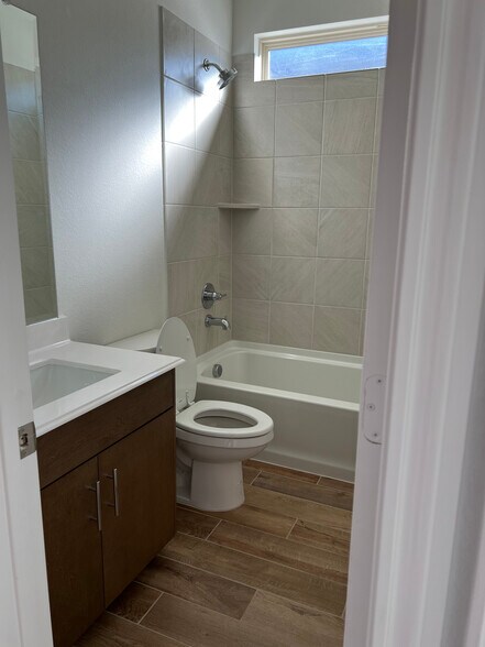 Building Photo - 1243 Mill Pl