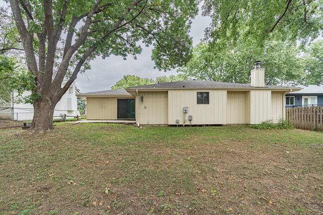 Building Photo - 13103 Lillian St