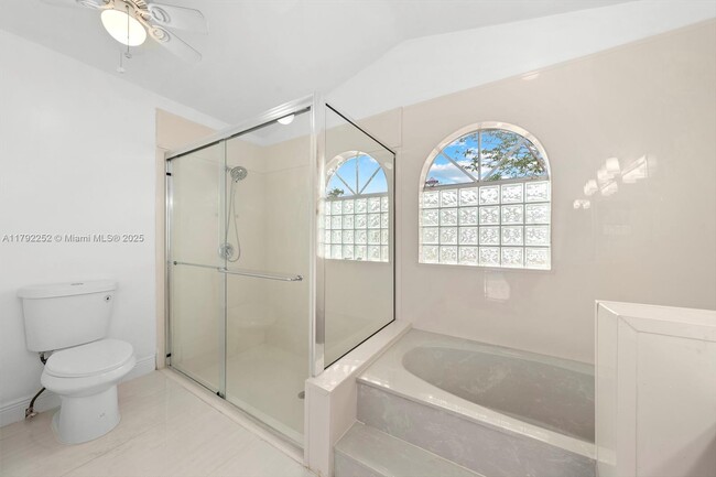 Building Photo - 1400 SW 54th Ave