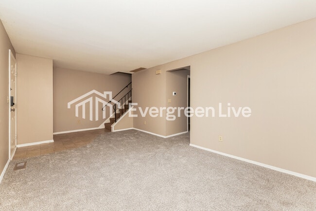 Building Photo - 8810 Foxgate Ct