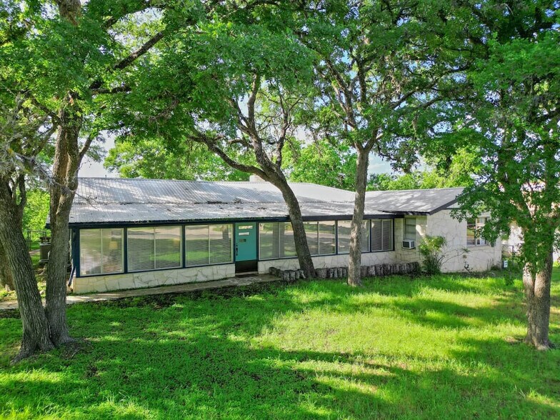 Building Photo - 200 Woodcreek Dr