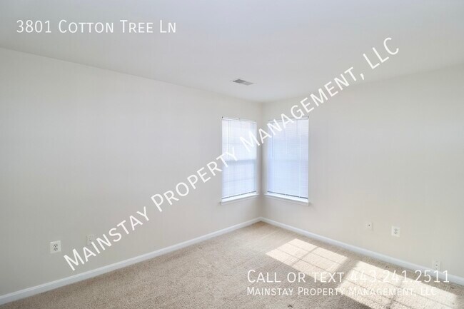 Building Photo - Beautiful 5 Bedroom SFH in Family Friendly...