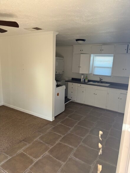 Building Photo - 710 Storey Ave