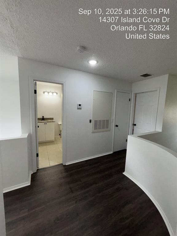 Building Photo - 14307 Island Cove Dr