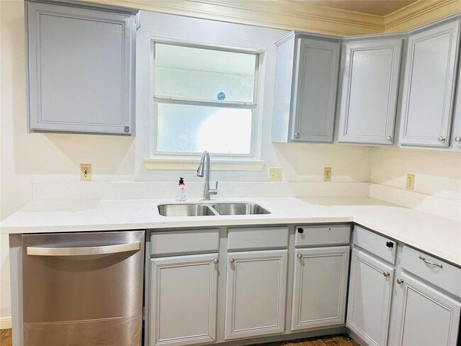 Building Photo - 8015 Halldale Dr