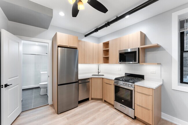 Building Photo - 1546 W Jonquil Terrace