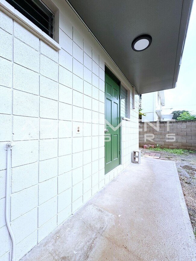 Building Photo - 2633 Nakookoo St