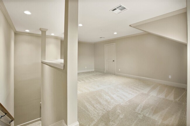 Building Photo - 4 Waterway Ct