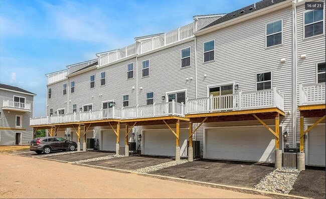 Building Photo - 5 E Front St