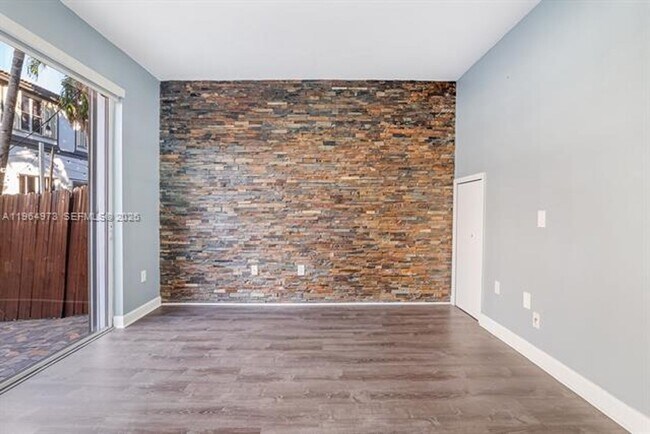 Building Photo - 11507 NW 77th St