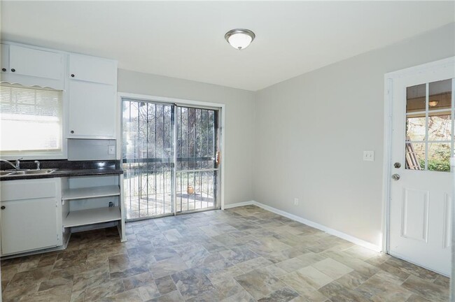 Building Photo - 2707 Cavalier Way