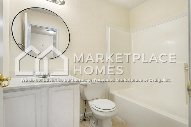 Building Photo - 311 Plum St