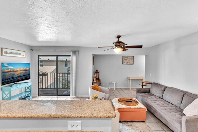 Building Photo - 1826 N Dixie Hwy