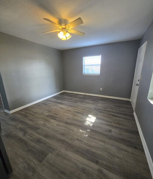 Building Photo - 3971 SW 12th Pl