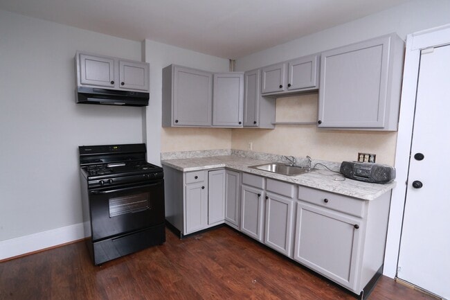 Building Photo - 402 N 8th St