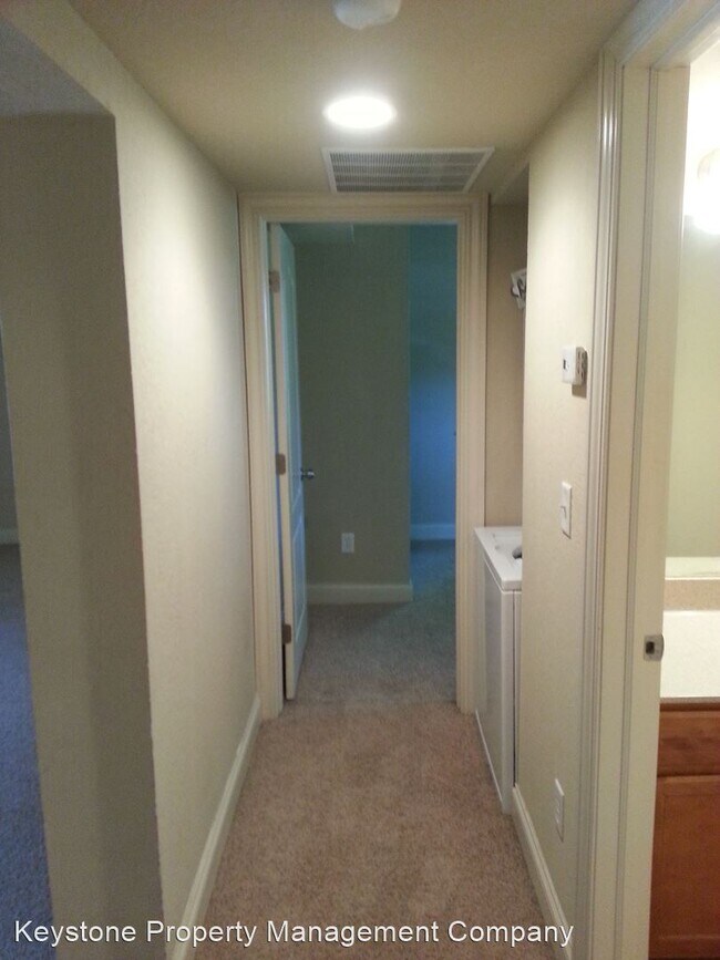 Building Photo - 2 br, 1 bath House - 201 Grandview Court