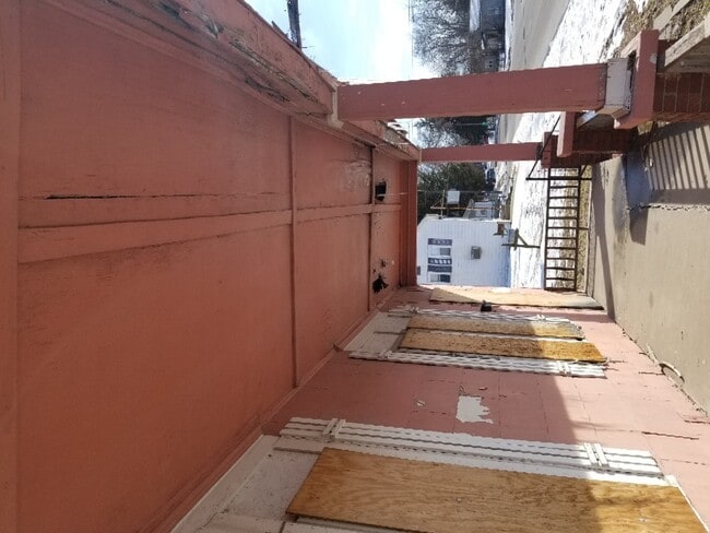 Building Photo - OWNER Finance Home with 10% DOWN