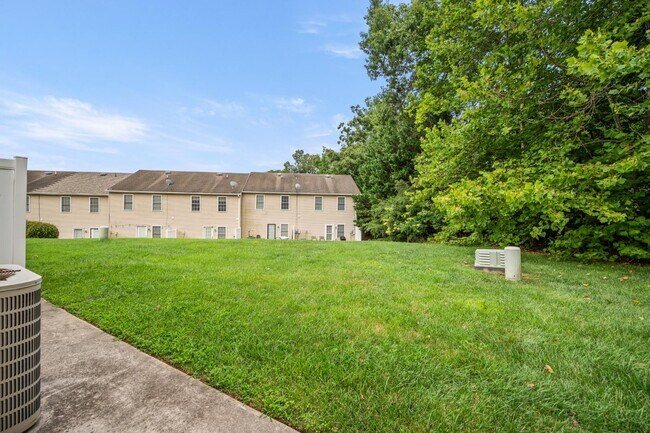 Building Photo - 66 Old Tavern Cir