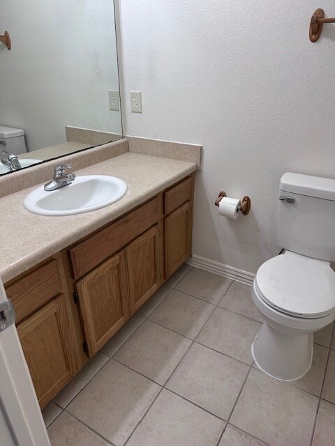 upstairs bathroom - 2910 Meridian Plz
