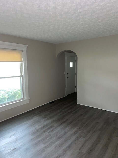Building Photo - 2786 Hudson Dr