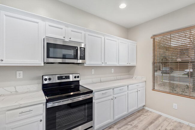 Building Photo - 3727 W Memorial Dr