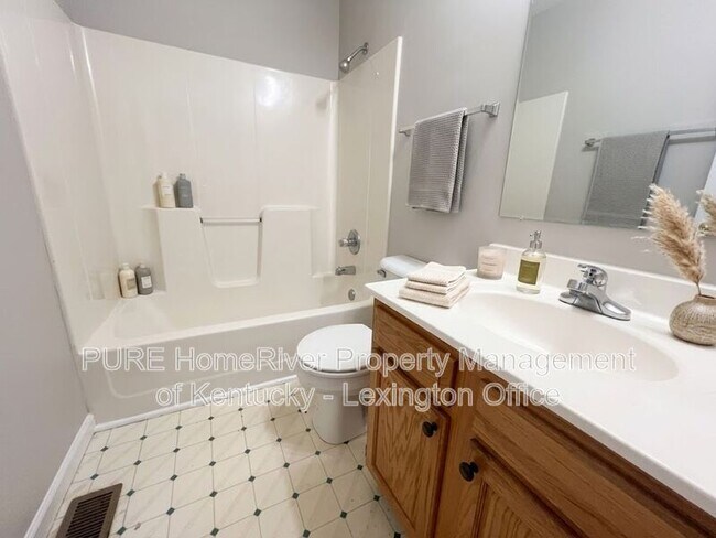 Building Photo - 1053 Merrick Dr