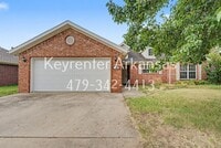 Building Photo - 3801 SW Carriageway Ave